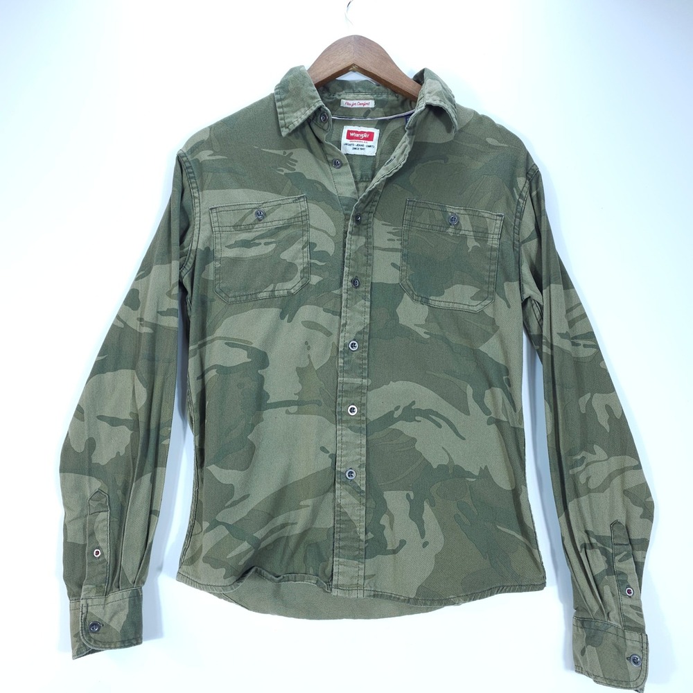 Wrangler Camo Button Up Shirt Mens Small Green Camouflage Workwear Streetwear LS